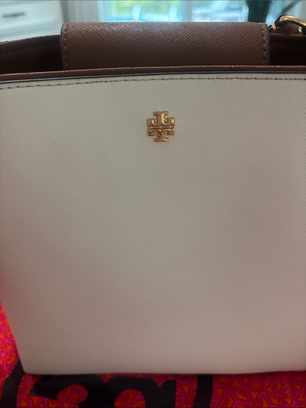 Tory Burch Emerson Bucket Bag - Picture 2 of 8